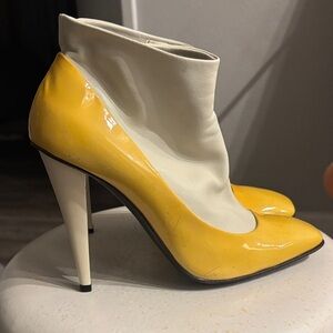 Giuseppe Zanotti RARE 2019 two tone booties yellow cream leather/patent 39